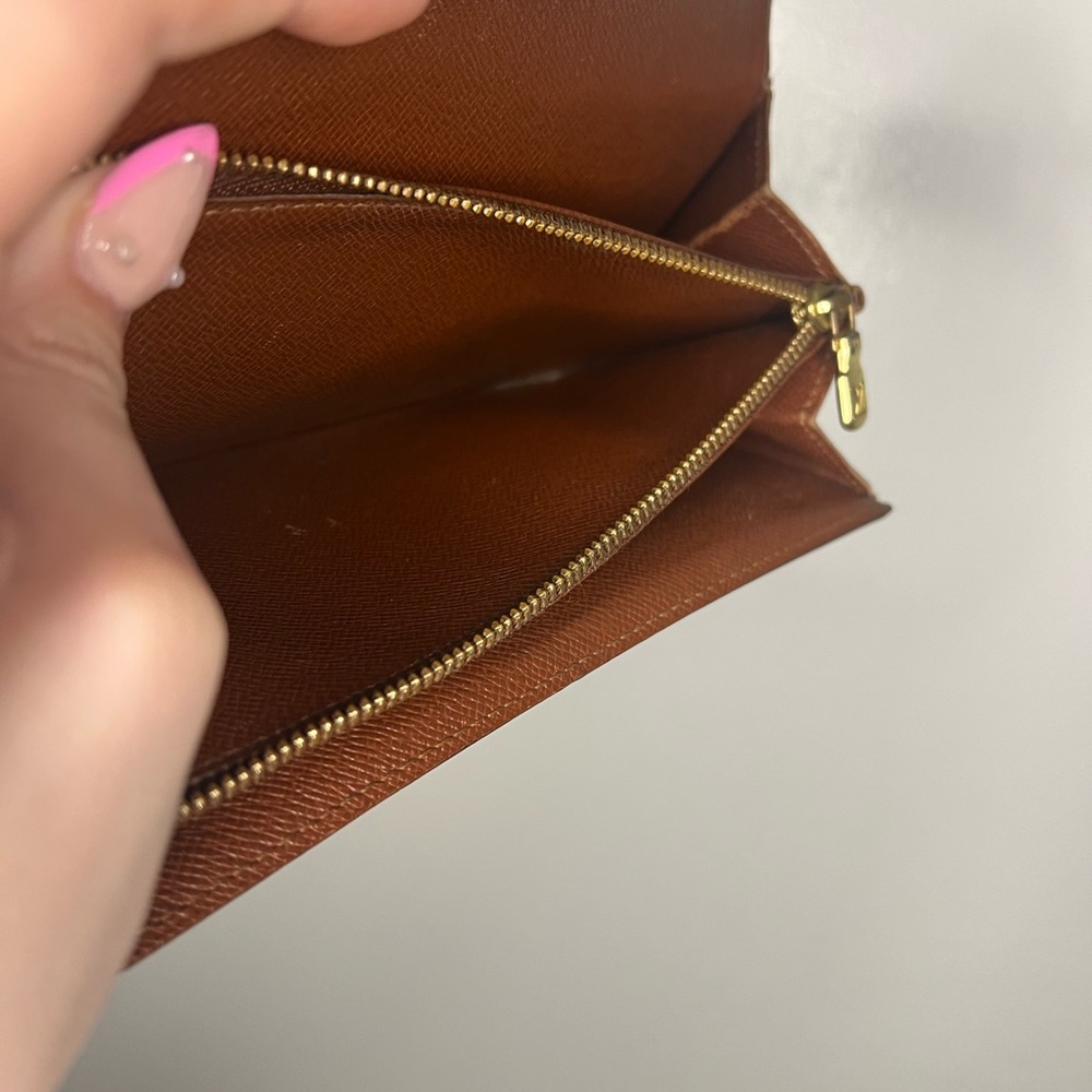 Authentic Louis Vuitton Wallet LV - Picture 8 of 11